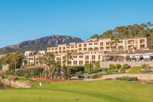 Steigenberger Camp de Mar, Mallorca, Ali Ansari, Booking.com, Expedia, Royal Hotel Camp de Mar S.A., Hotel Camp de Mar GmbH & Co. KG, Pachtverhältnis, Buchungssperre, Iranische Revolutionsgarden, RIMC, Luxushotel