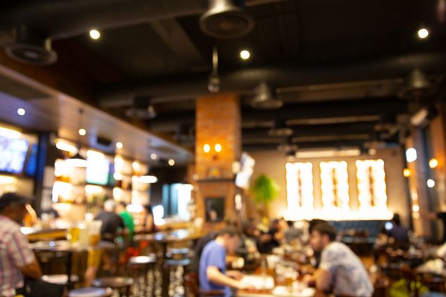 BGN Raumakustik, Gastronomie Lärm reduzieren, Raumakustik Restaurant, Lärmbelastung Gastronomie, Kantine Akustik Leitfaden, Berufsgenossenschaft Gastgewerbe, Lärm am Arbeitsplatz Gastronomie