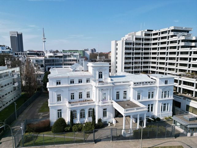 US-Generalkonsulat, Hamburg, Luxushotel