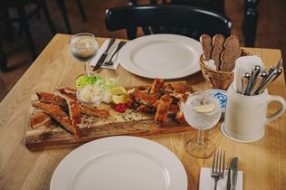 Kuchel Eck, Josef Laggner, Berlin, Charlottenburg-Wilmersdorf, Ludwigkirchplatz, Eckkneipe, Gastronomie Berlin, Laggner Gruppe, Berliner Kneipenkultur, Restaurantöffnung Berlin
