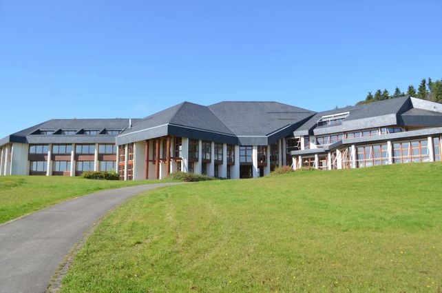 Haus Nordhelle, Valbert, Bernstein Hotels & Resorts, Kirchenkreisverband, Iserlohn, Lüdenscheid-Plettenberg, Hotelverkauf, Wiedereröffnung, Bernstein Landhaus Nordhelle, Christof Grote