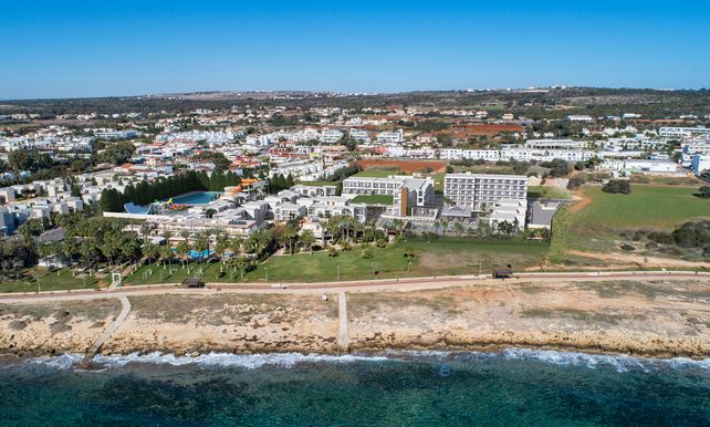 Tui und Atlantica Hotels & Resorts