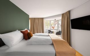Moe by Limehome, Limehome, Freudenstadt, Hotel Moe, Hotel Schwanen Freudenstadt, Wilma Wunder, Orhan Tiryaki, VERYURBAN, Serviced Apartments, Apartment-Hotel, Hotel Neueröffnung, Schwarzwald, Forststraße Freudenstadt, blocher partners, ZiefleKo