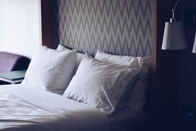 Destatis, Gästeübernachtungen, Beherbergungsbetriebe, Hotellerie Deutschland, Übernachtungen März 2026, Inlandsgäste, Auslandsgäste, Tourismus Deutschland, Statistisches Bundesamt, Hotelmarkt Deutschland