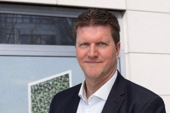 Führungswechsel im art’otel Cologne: Hans de Waart übernimmt Leitung