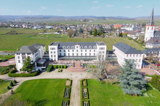 Hotel Schloss Reinhartshausen, Kultur