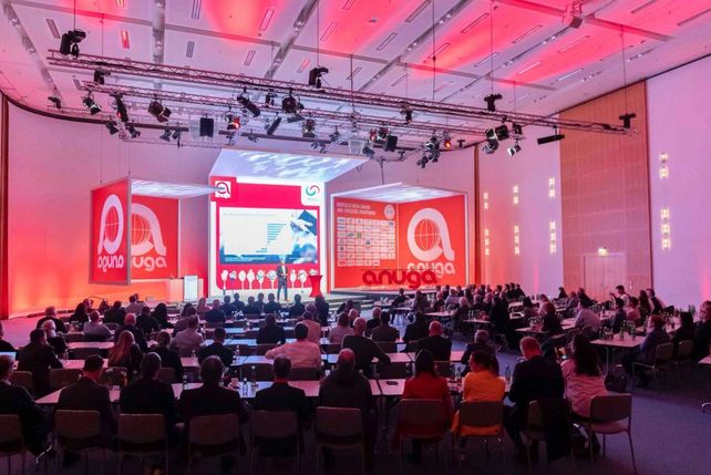 DEHOGA Forum Systemgastronomie & Catering, Anuga, Gastronomie, Catering, Fachkräftemangel, steigende Preise, Künstliche Intelligenz (KI), digitale Transformation, Erfolgskonzepte, Zukunftsstrategien, Außer-Haus-Markt, Koelnmesse, DEHOGA Bundesverband