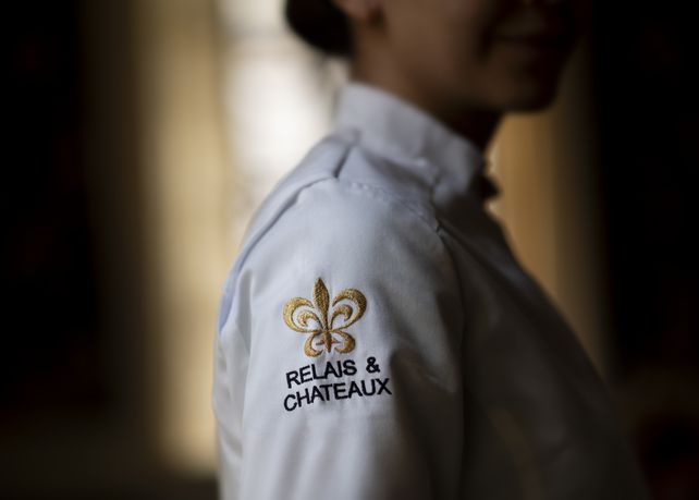 Relais & Châteaux, Mitgliedshäuser, Hotelumsatz 2025, Gastronomieumsatz, Hotels Deutschland, Hotels Österreich, Spitzenrestaurants, Hotelnetzwerk, internationale Gäste, Gastronomietrends, alkoholfreie Getränkebegleitung, vegetarisches Angebot, Luxushotels, Hotelbranche, Business Survey 2025