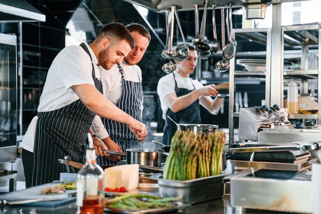 Ausbildungszahlen Deutschland, duale Ausbildung Rückgang, Dehoga Ausbildung, Fachkraft Küche Ausbildung, Gastronomie Ausbildung Deutschland, Ausbildungsmarkt Statistik