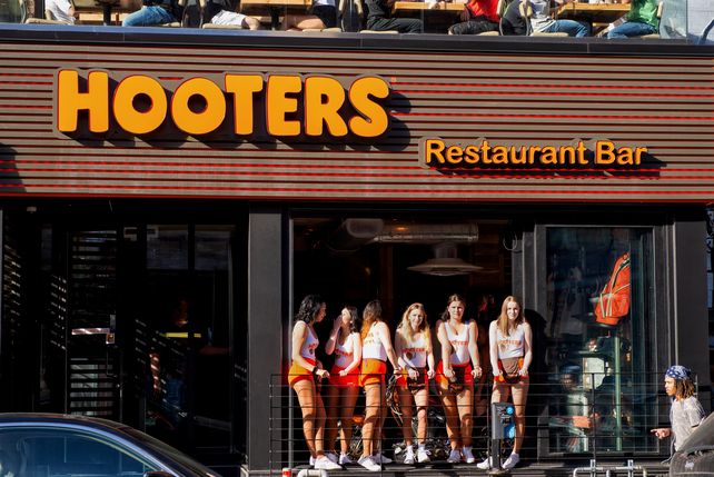 Hooters, Insolvenz, Pleite