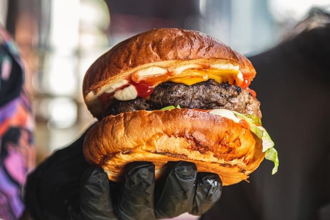 beste Burger der Welt, Time Out Ranking, Smash Things Tokio, Wagyu Burger, Zuney Burgers Kapstadt, Nolita Madrid, Burger Ranking 2026, internationale Restaurants, Tokio Gastronomie, Burger Restaurants weltweit
