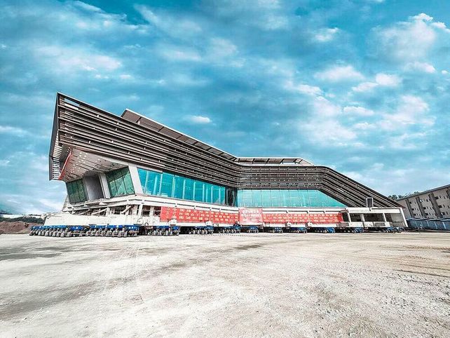 Schwerster Gebäudetransport der Welt, Hotel