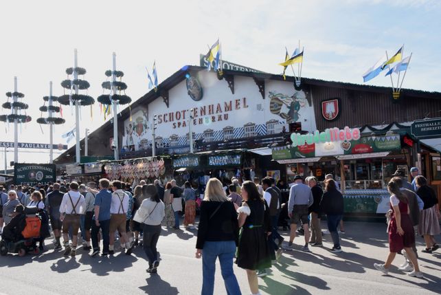 Wiesn Linke Ohrfeige