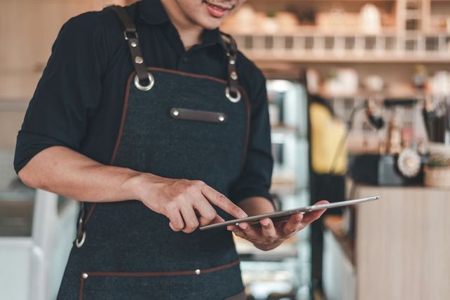 ChatGPT Restaurantreservierung, OpenAI OpenTable, ChatGPT Restaurants, OpenTable ChatGPT, Restaurantreservierung KI, OpenTable Reservierungen, künstliche Intelligenz Gastronomie, Navan Edge OpenTable, Restaurantbuchung ChatGPT, Booking Holdings