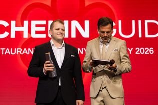 Michelin Guide Deutschland 2026, Michelin Sterne 2026, Michelin Verleihung, Michelin Preisverleihung, Michelin Gala, Sternerestaurants Deutschland, Michelin Sterne Restaurants, Drei Sterne Restaurant, Zwei Sterne Restaurant, Ein Stern Restaurant, Gastronomie Deutschland, Spitzenküche, Fine Dining, Gourmetrestaurants, Sternekoch, Sterneküche, Michelin Guide, Restaurantführer, Gastronomie Awards, Bildergalerie Michelin, Michelin Gewinner 2026, Restaurant Auszeichnungen, deutsche Spitzengastronomie, L.A. Jordan Deidesheim, Michelin Deutschland, Gourmetküche Deutschland, Michelin Sternevergabe,