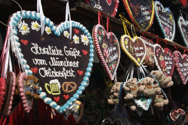 Oktoberfest München 2026, Hotels München Oktoberfest, freie Hotelzimmer München, Hotelbelegung Oktoberfest, Wiesn Hotels, Booking.com München, Dehoga München, Christian Schottenhamel, Hotelbetten München, Airbnb München, Kurzzeitvermietung München