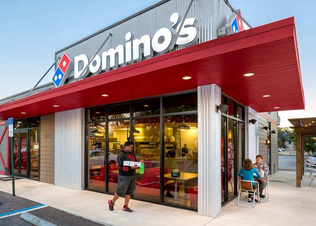Domino's Pizza, Markenumsatz 2025, Betriebsgewinn, Franchise-System, Nettogewinn, Russell Weiner, Aktienrückkauf, Dividende, Systemgastronomie, Marktentwicklung, Lohnkosten
