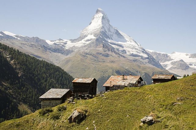 Hotellerie Schweiz, HotellerieSuisse, Hitzewellen Hotellerie, Schweizer Hotels, Sommersaison 2026, Hotelbuchungen Schweiz, Stadthotels Hitze, Hotels Berge Schweiz, Logiernächte Schweiz, Klimawandel Hotellerie