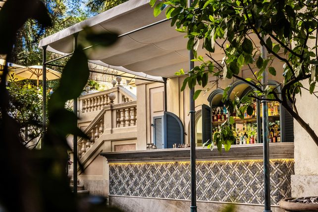 Hotel de Russie, Moschino