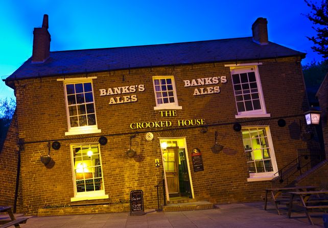 Schiefes Pub, Crooked House, England