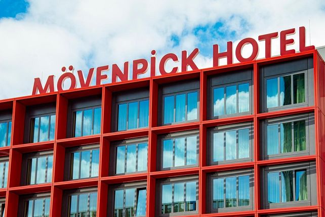 Revo Hospitality Group, Insolvenz, Hotelschließung, Mövenpick Hotel Frankfurt City, Aedenlife Hotel Rügen, HR Group, Hotelmarkt Deutschland, Regelinsolvenzverfahren, Eigenverwaltung, Tourismuswirtschaft