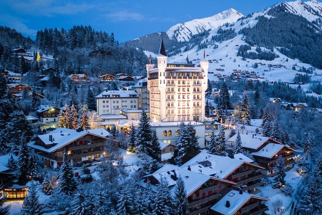 Gstaad Palace, Luxushotel, SRF-Dokumentation, Berner Oberland, Andrea Scherz, Franz Faeh, Barbara Branco Schiess, Fünf-Sterne-Haus, Wintersaison, Hotelbetrieb