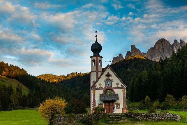 St. Magdalena Südtirol, Overtourism Alpen, Dolomiten Tourismus, Villnösser Tal, Instagram Spots Südtirol