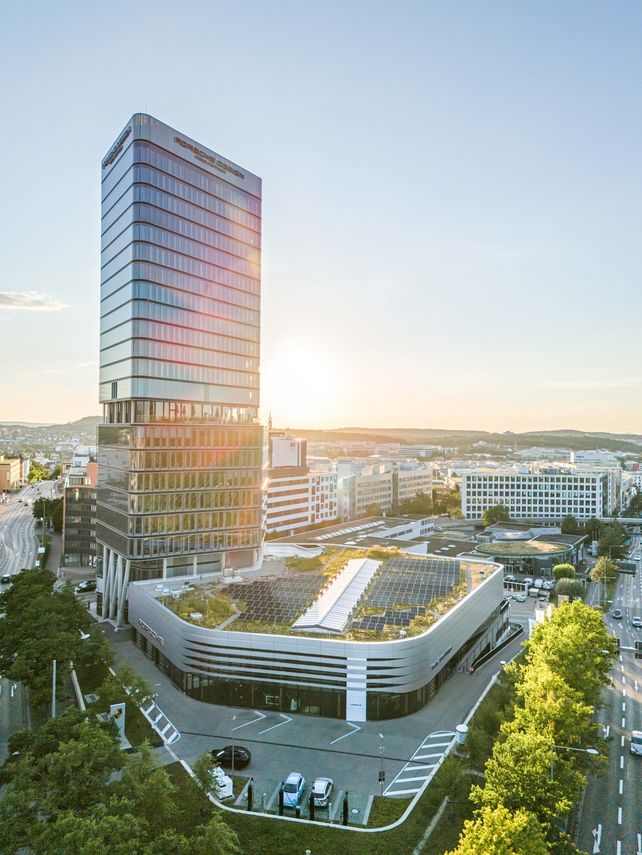 Porsche Design Tower Stuttgart, Bülow AG, Colliers Stuttgart, Immobilienverkauf, Hotelimmobilie, Radisson Hotel Stuttgart, Porsche Consulting, Gewerbeimmobilien, Stuttgart, Immobilienmarkt Deutschland, Hotelinvestment, Büroimmobilien Stuttgart