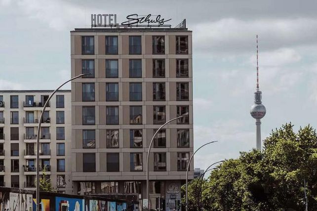 a&o Hostels, Schulz Hotels, Akquisition, Hostel, Berlin, Wachstum, Hotel, Budget, Nizar Rokbani, Oskar Kan, Sascha Gechter, Meininger, Investoren, StepStone Group, Proprium Capital Partners, Oliver Winter, Geschäftsreisende, Familien, Schulgruppen, Städtetourismus