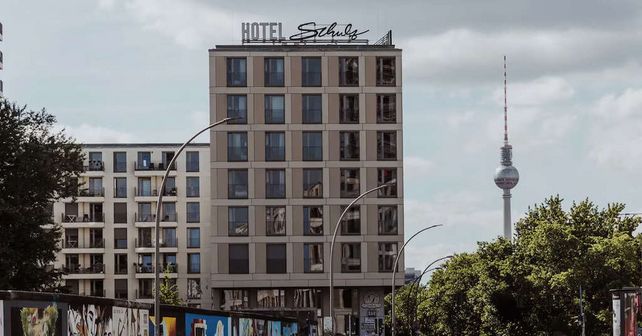 a&o Hostels, Schulz Hotels, Akquisition, Hostel, Berlin, Wachstum, Hotel, Budget, Nizar Rokbani, Oskar Kan, Sascha Gechter, Meininger, Investoren, StepStone Group, Proprium Capital Partners, Oliver Winter, Geschäftsreisende, Familien, Schulgruppen, Städtetourismus