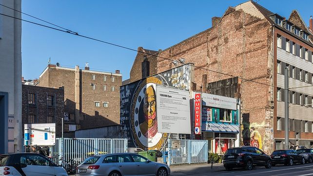 Kölns berühmteste Baulücke, Hotel