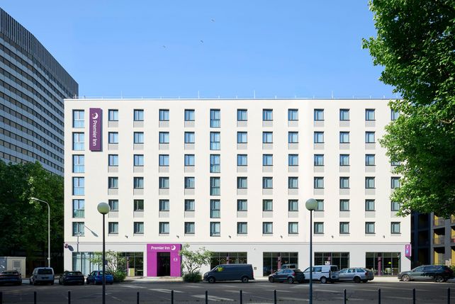 Premier Inn, Eschborn, Frankfurt, Hoteleröffnung, Whitbread, Modulbauweise, Lechner Group, Hotelneubau, Hotel Deutschland, Hotellerie